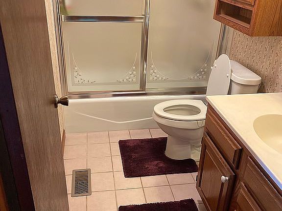 4th image of 8127 Lake Shore Dr APT 2