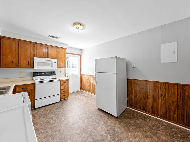 758C Bancroft Cir — Photo 15