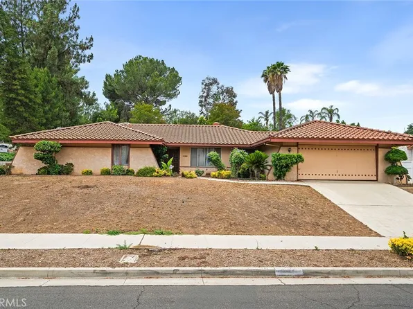 1500 Country Club Dr, Riverside, CA 92506