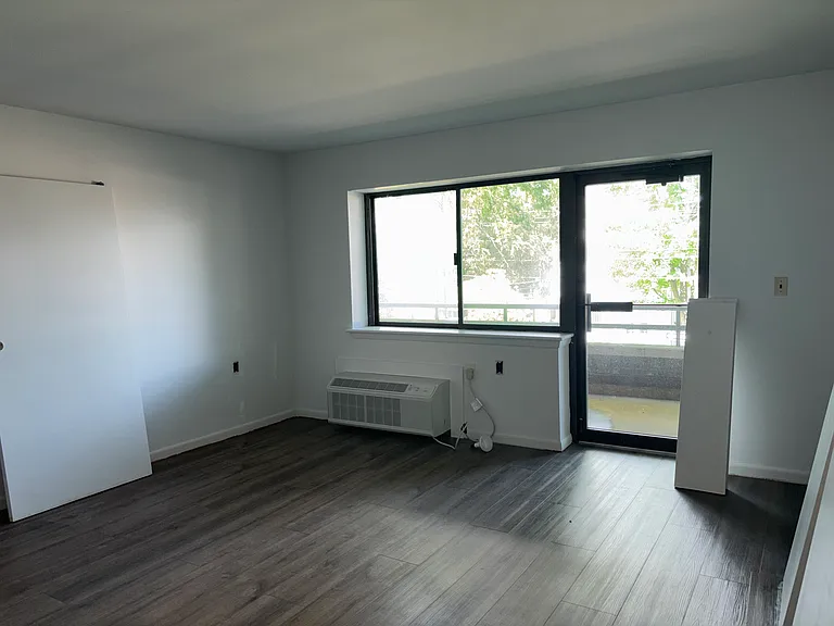 164 Union St #2E — Photo 17