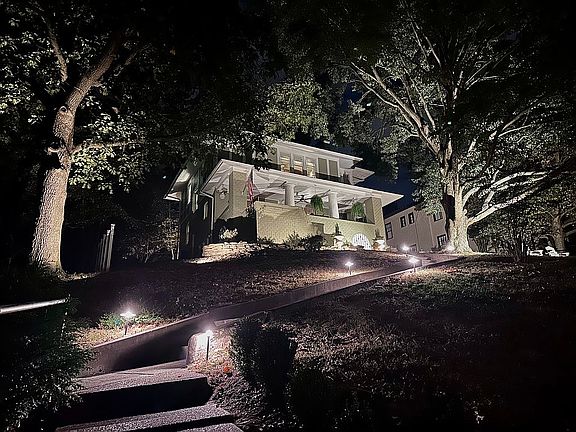 Custom landscape lighting