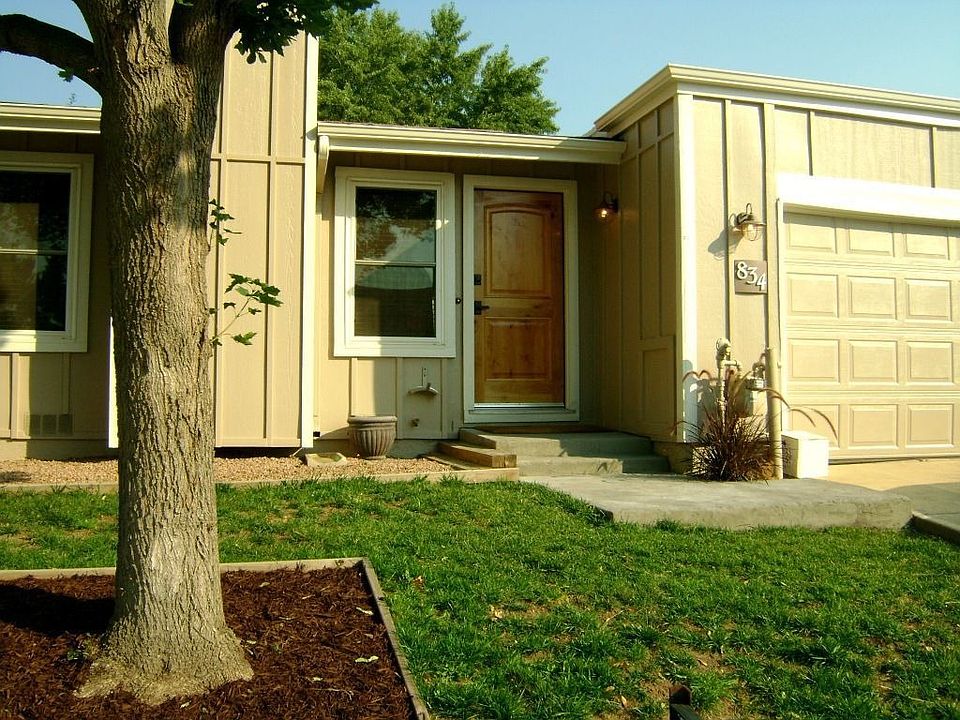 NEW PAINT,GUTTERS, GARAGE DOOR