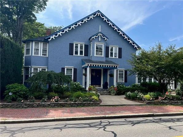 32 Kay St APT 3, Newport, RI 02840