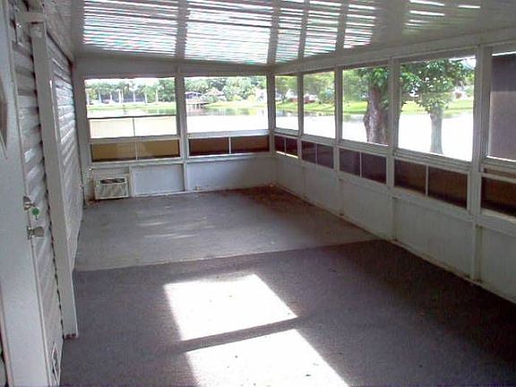 30'raised scrd.RHF room