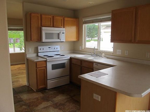 2nd image of 1627 N Cerroni Dr