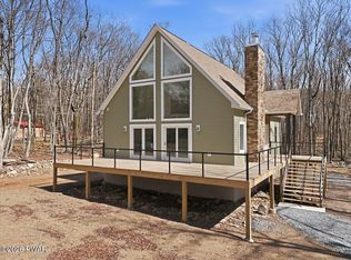 131 Sunset Dr, Greentown, PA 18426