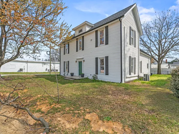 141 S Broad St E, Angier, NC 27501