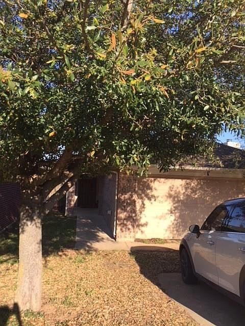2nd image of 704 Stribling Cir