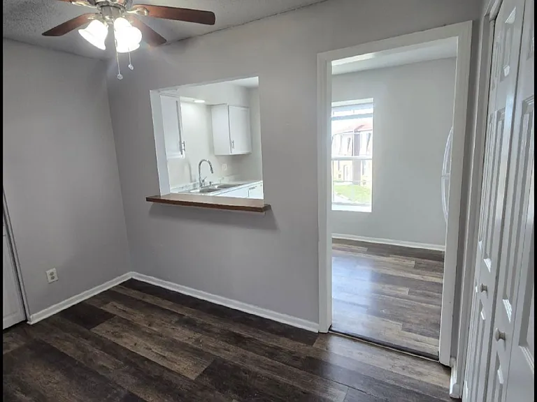 8721 Countryshire Ln #4 — Photo 6