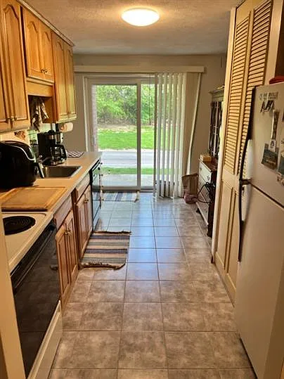 1 bed, 850 sqft, $2,200 — Photo 2