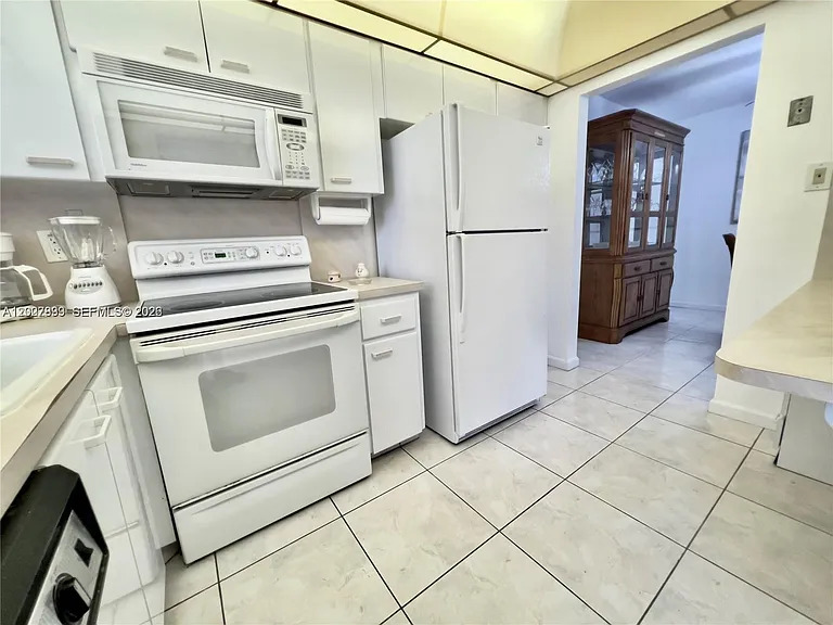 501 Blue Heron Dr #12 — Photo 9
