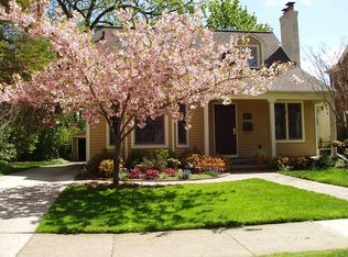 10555 Kingston Ave, Huntington Woods, MI