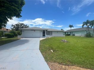 2208 SE 16th St, Cape Coral, FL 33990