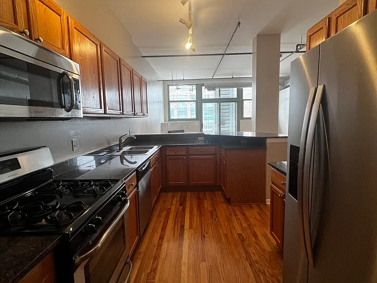 2001 S Calumet Ave #508 — Photo 15