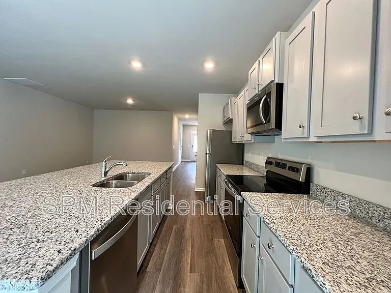 3618 Roseblossom Dr — Photo 6