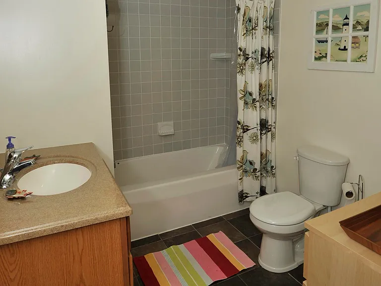 1035 Bay Ave #1 — Photo 11