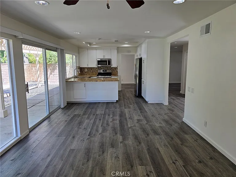 25317 Avenida Ronada — Photo 7