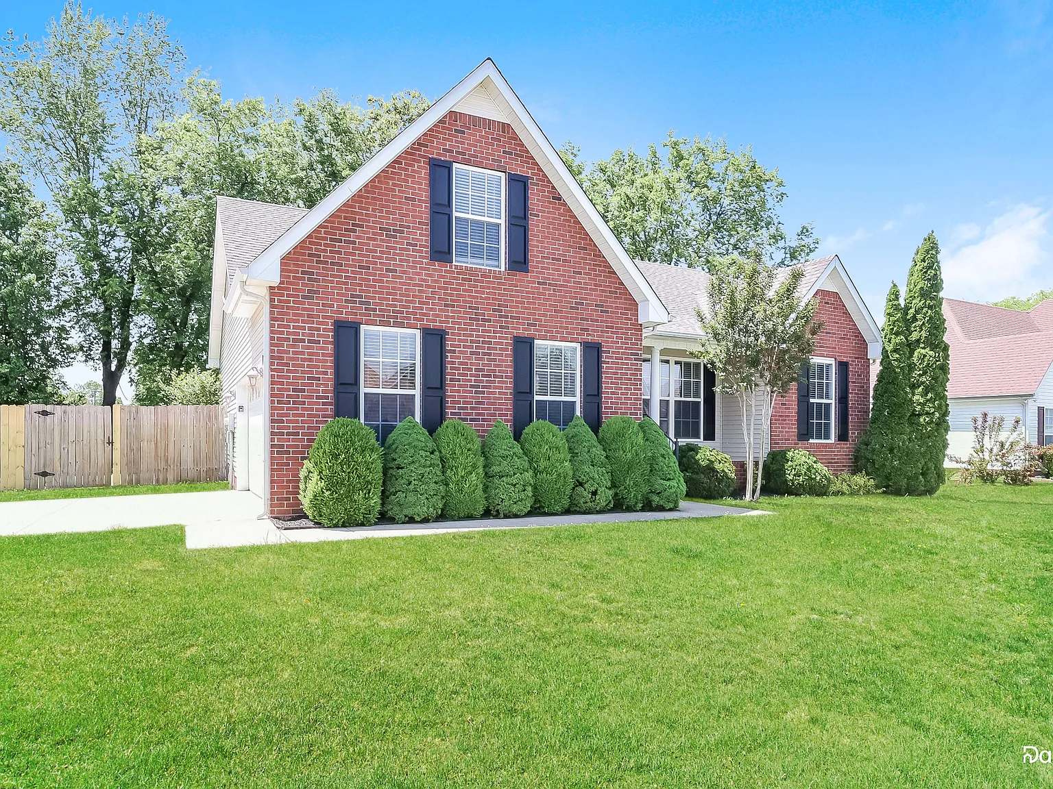 3 bed, 2.0 bath, 1541 sqft, $2,165 — Photo 2