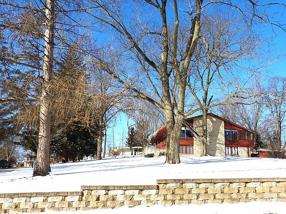 4th image of 2200 Sinnissippi Ln