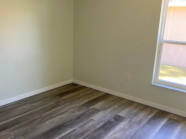 19 Brunswick Ln #B — Photo 3