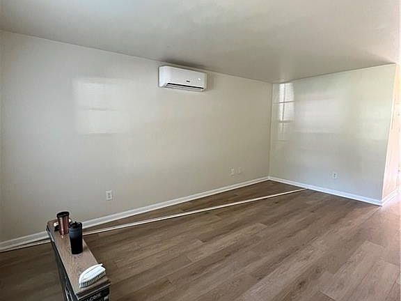 2nd image of 8643 Chesapeake Blvd