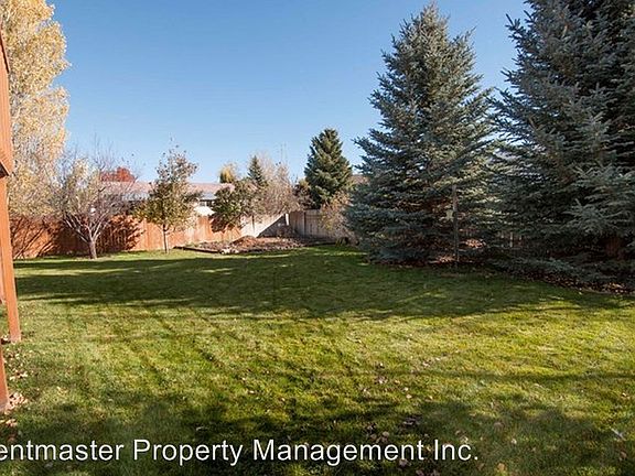 3rd image of 2215 W Saddle Ln