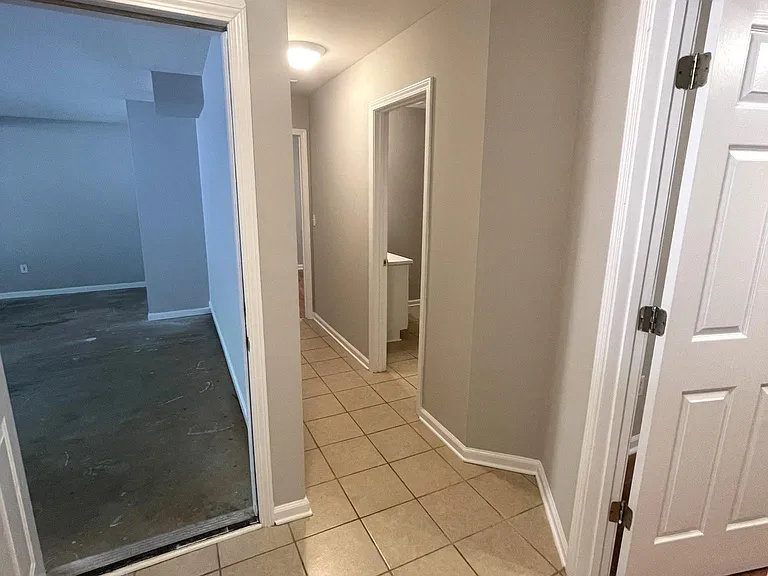 335 Spring Lake Ct — Photo 12