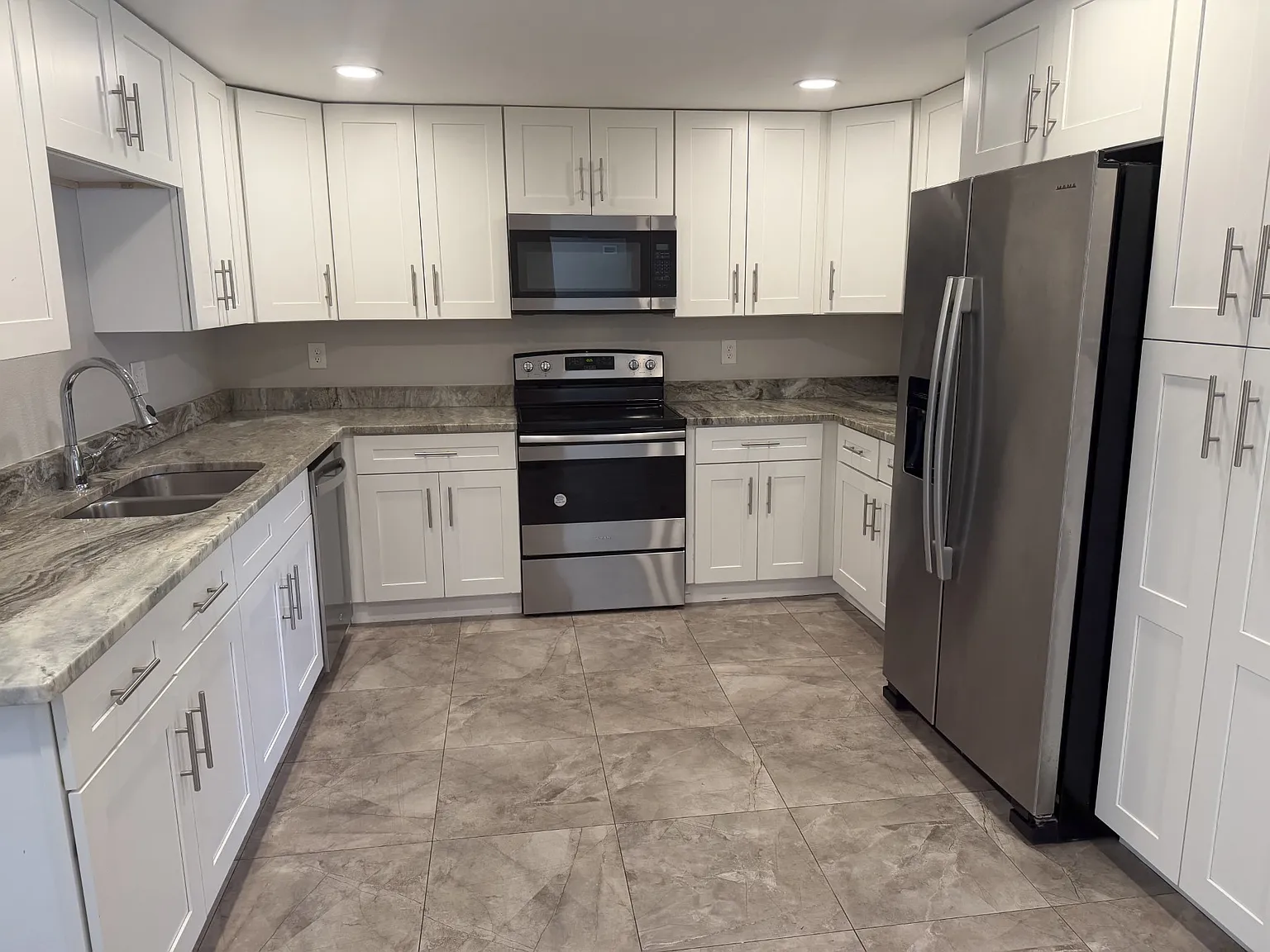 3 bed, 1800 sqft, $2,500 — Photo 3