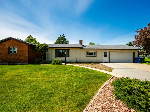 1421 Champion Dr, Sheridan, WY 82801