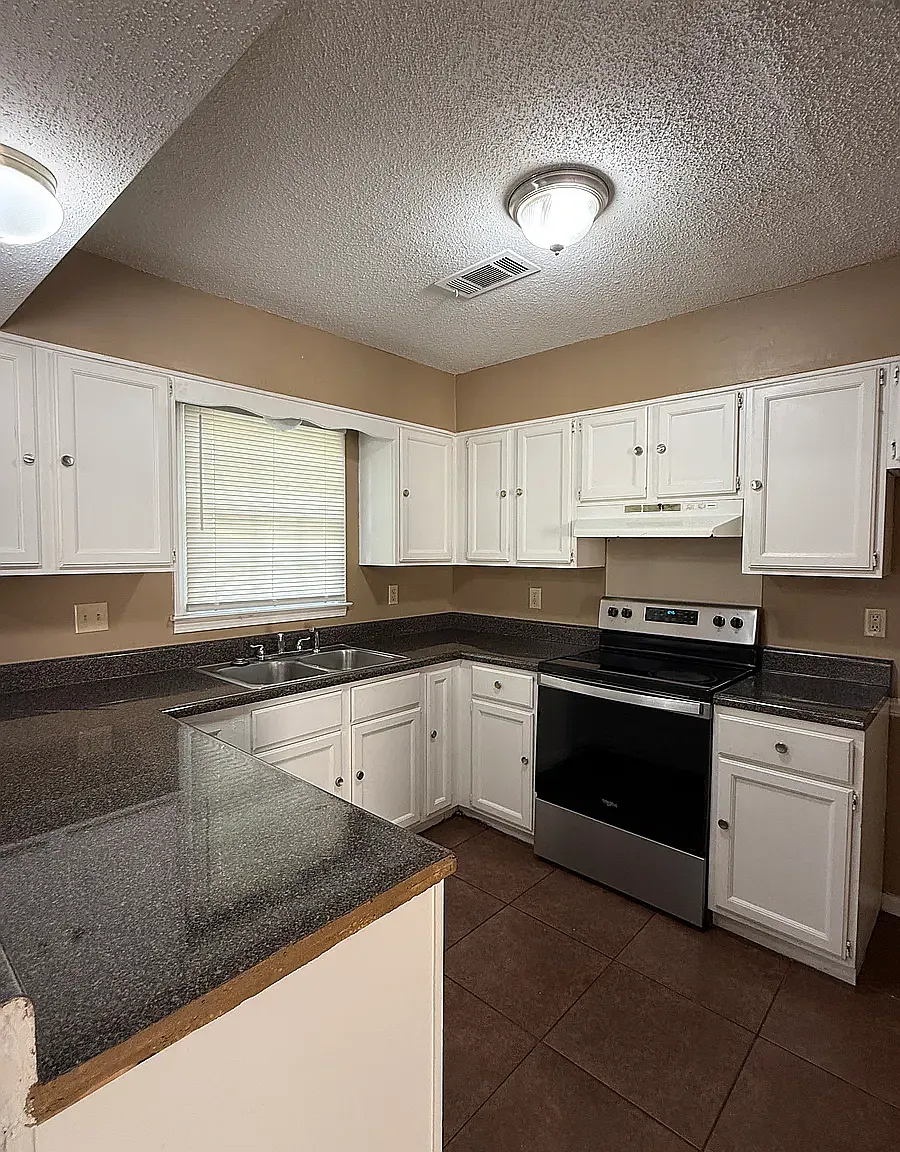 2 bed, 1392 sqft, $1,285 — Photo 4