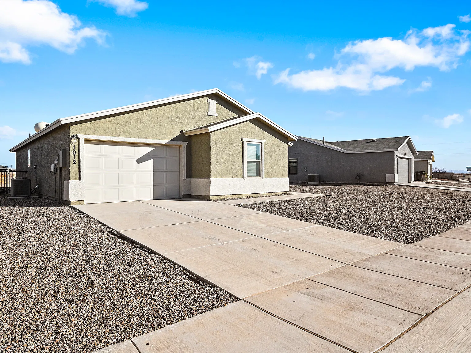 3 bed, 1286 sqft, $1,550 — Photo 2