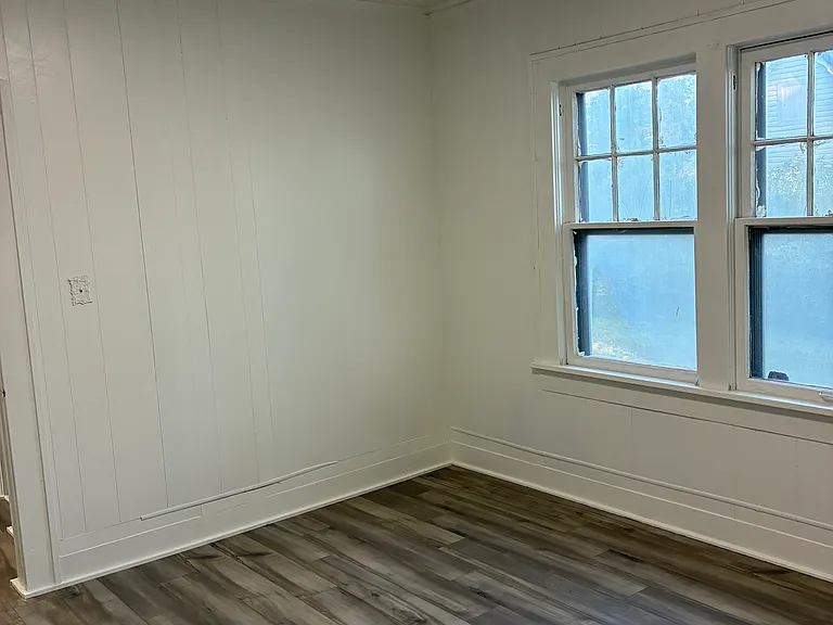 1834 N Market Ave — Photo 11