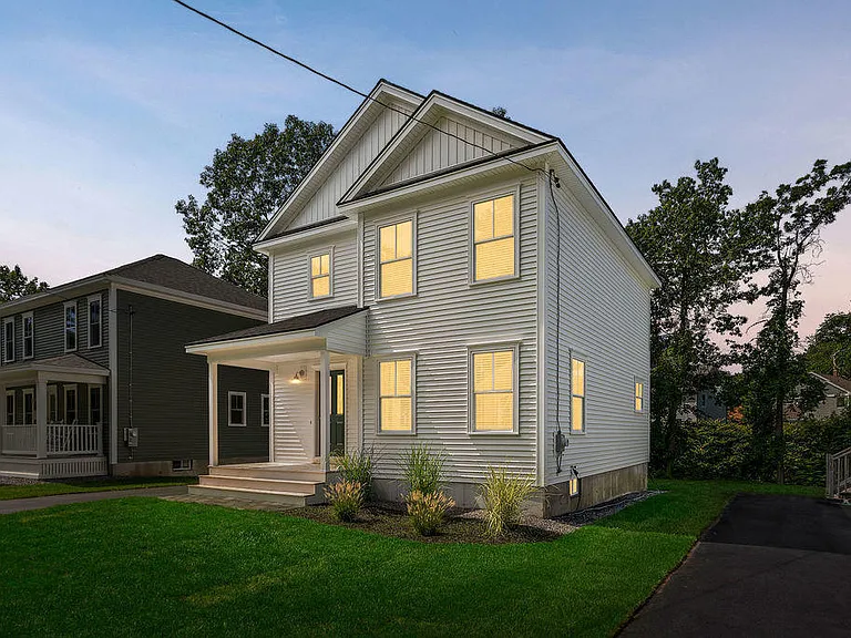 17 Bennett St — Photo 3