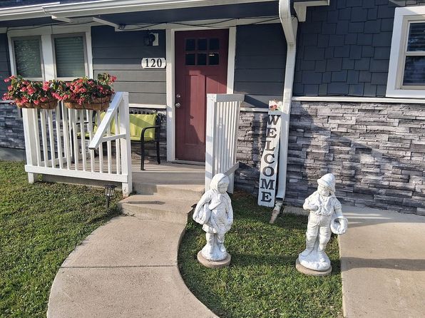 120 Memorial Dr