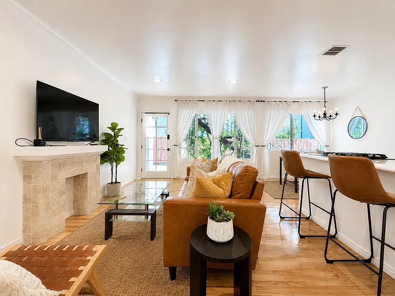 834 Lincoln Blvd #102 — Photo 4