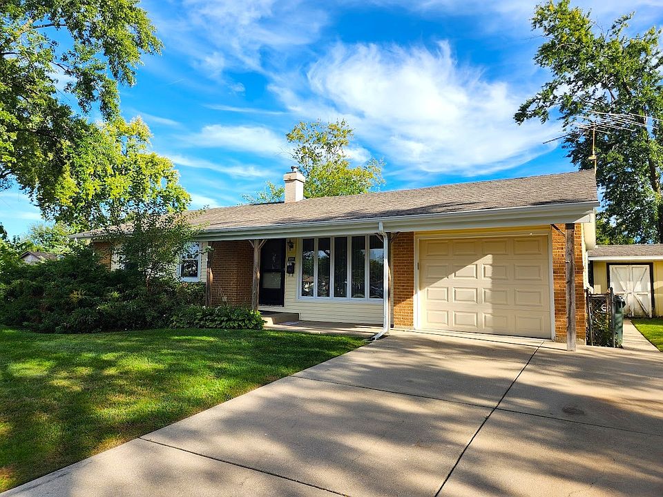 1st image of 325 Spruce Ln