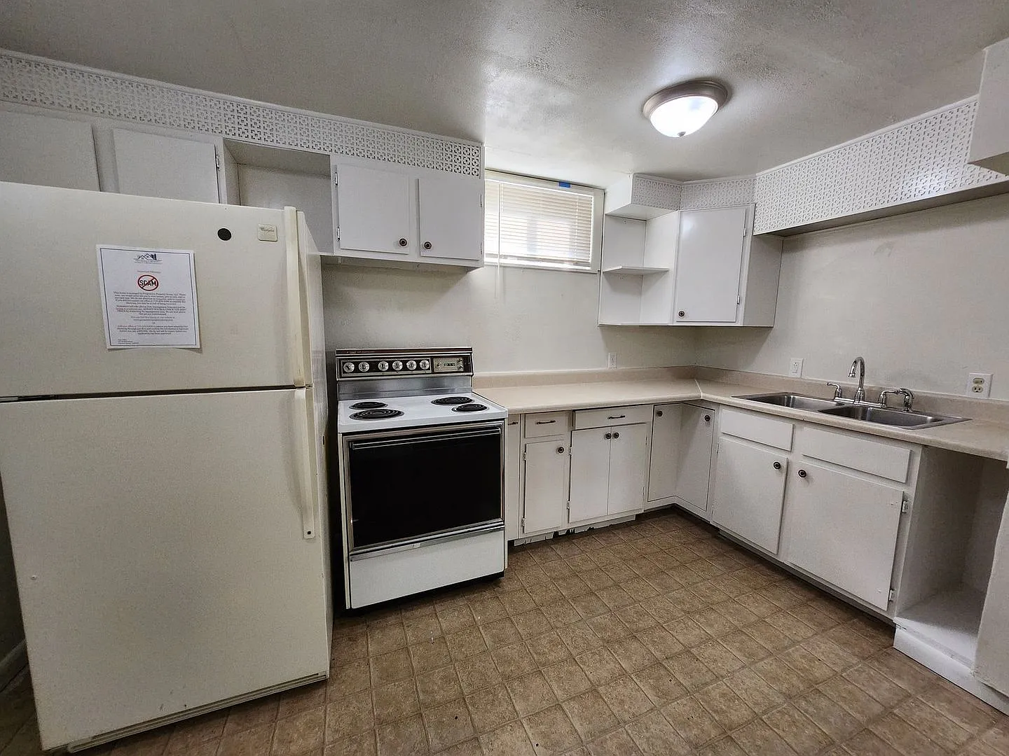Cozy 1 Bedroom with Central A/C, Walk-In Closet & Laundromat on Site | Save 50% Off First Month's... — Photo 4