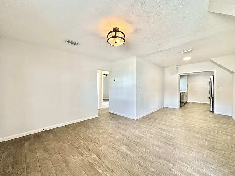 2928 W Elrod Ave — Photo 12