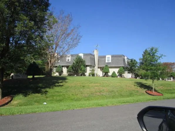 1400 Rosemary Ct, Bowie, MD 20721