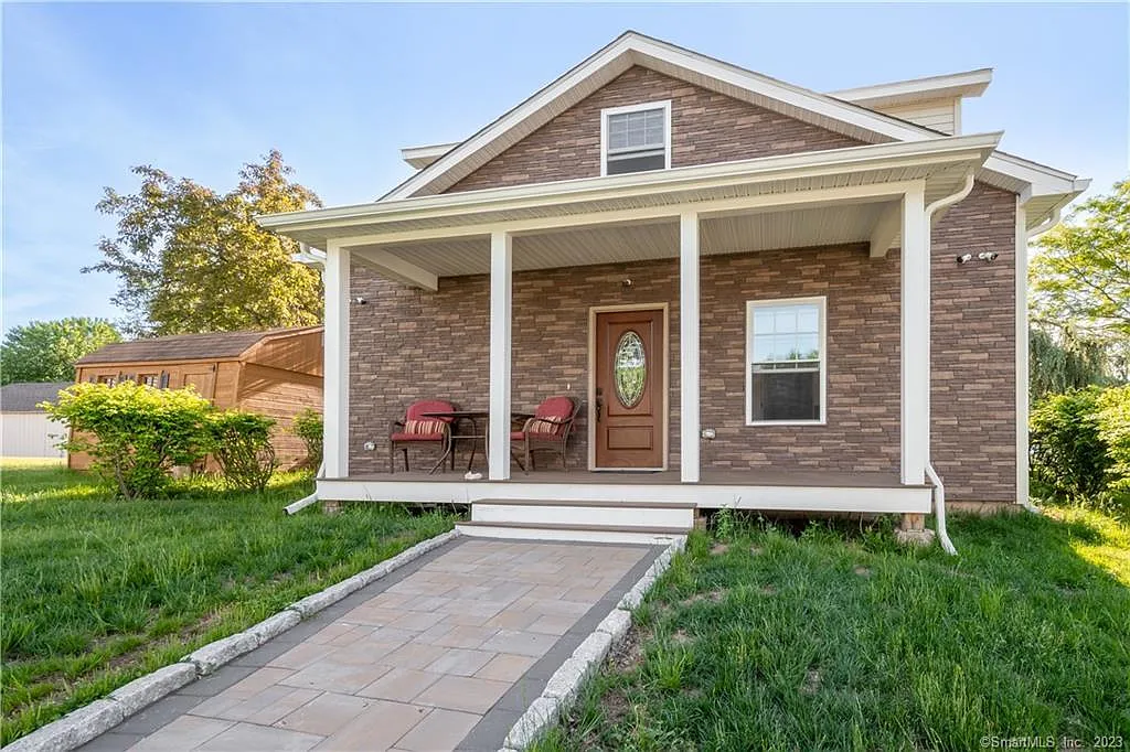 3 bed, 2.0 bath, 1180 sqft, $2,800 — Photo 1