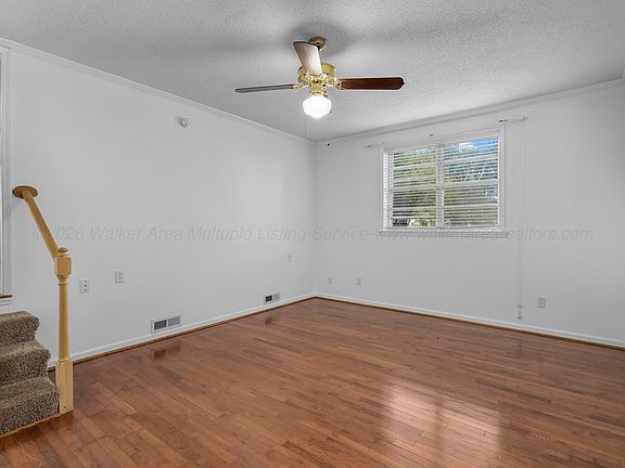 3rd image of 91 Sharon Blvd