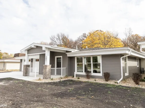 201 Glen Oaks Dr, Clear Lake, IA 50428