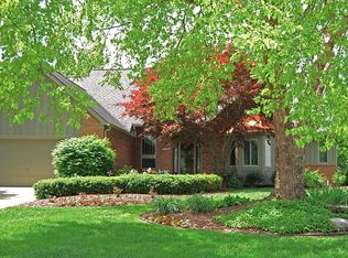 1039 Ridgeview Cir, Lake Orion, MI 48362