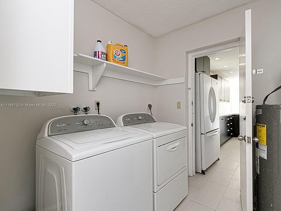 5th image of 205 SE 2nd Ave #205