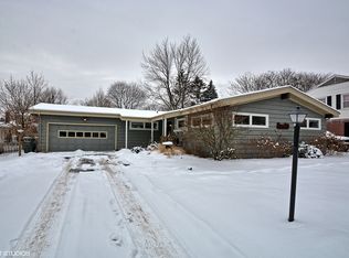 2052 Marston Ln, Flossmoor, IL 60422