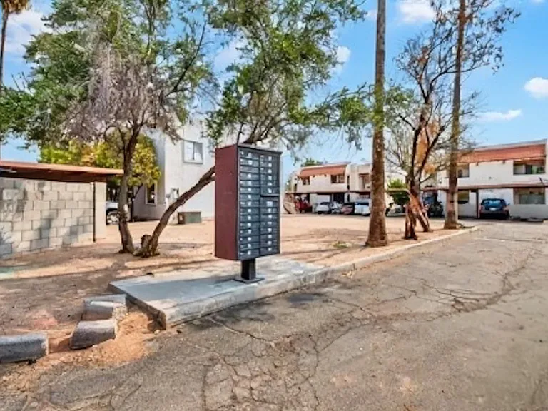 645 W Rio Salado Pkwy #101 — Photo 1