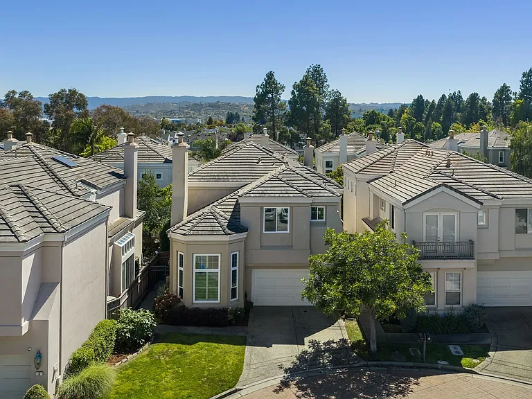 4 Mandalay Ct — Photo 26