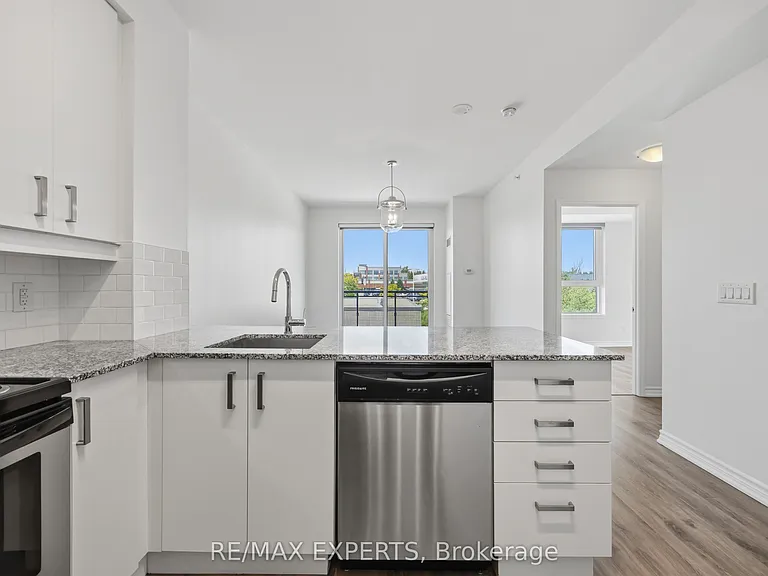 11611 Yonge St #227 — Photo 7