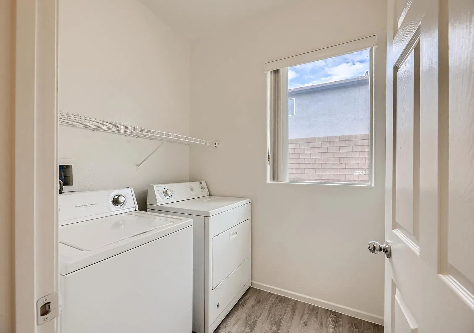 Stunningly Upgraded! 3 Bed, 2.5 Bath — Photo 3