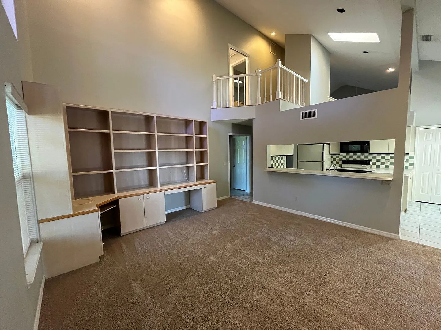 4 bed, 3.0 bath, 2362 sqft, $2,799 — Photo 4
